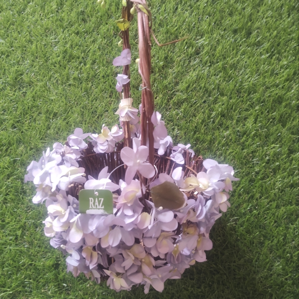 NWt Flower 🍃 PeTaL BasKeT 🧺 by Raz ~ `•
